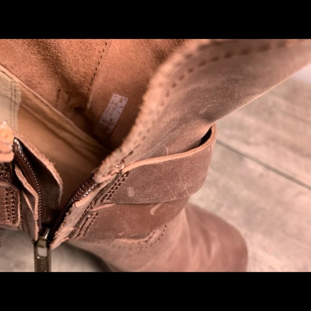 Ugg Women's W Elysian Fashion Boots 6.5 - Picture 8 of 8
